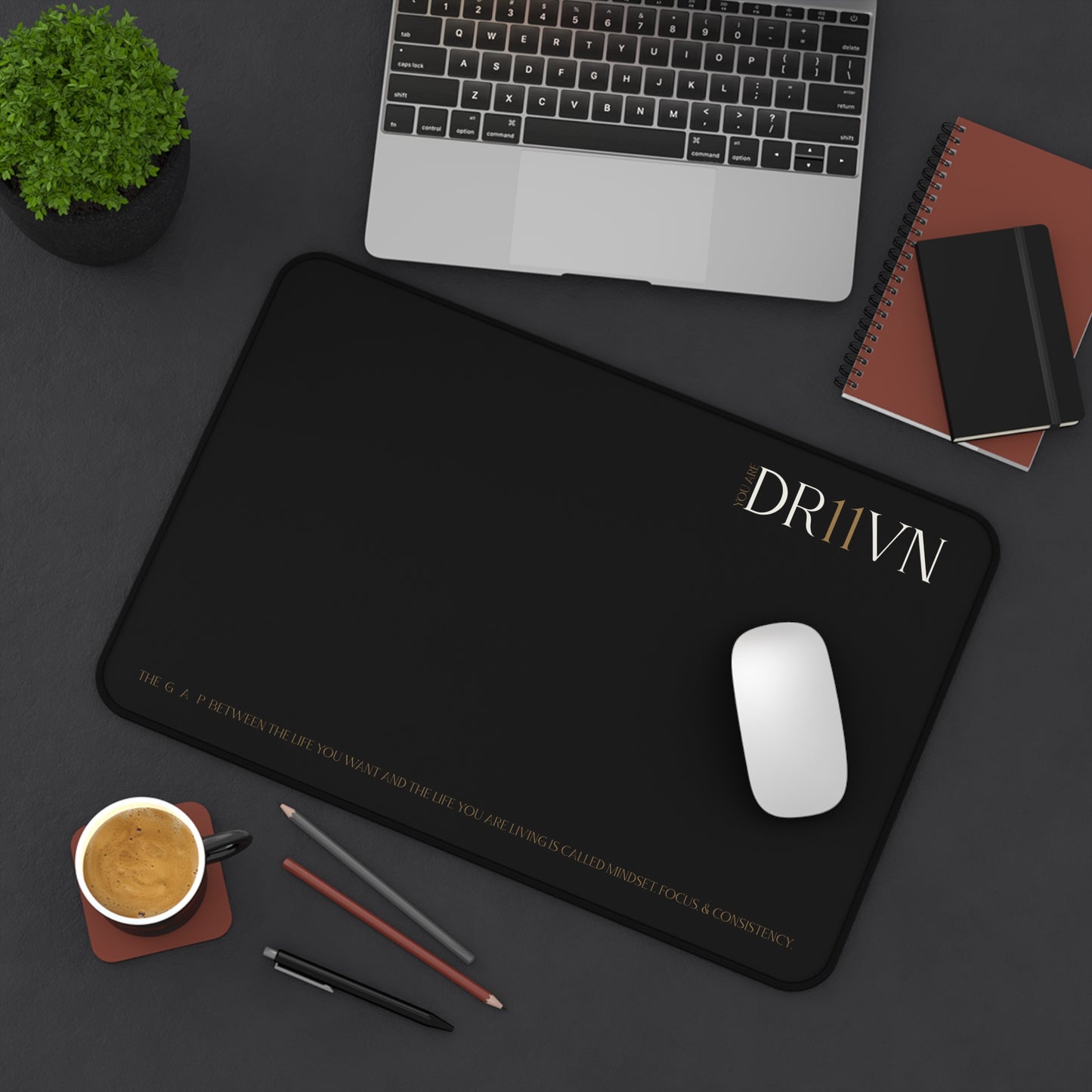 DR11VN Desk Mat